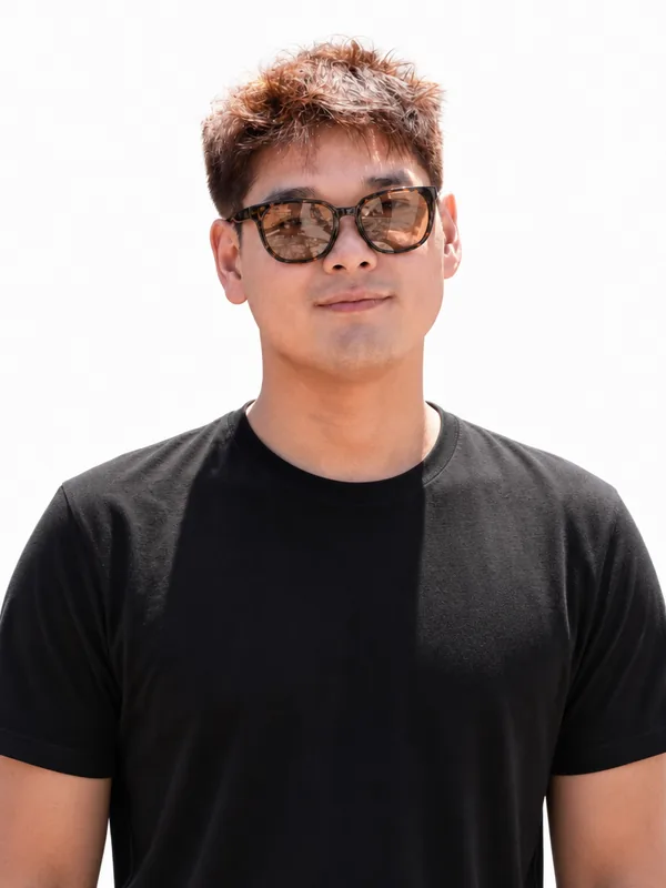 Regi, Marketing Assistant